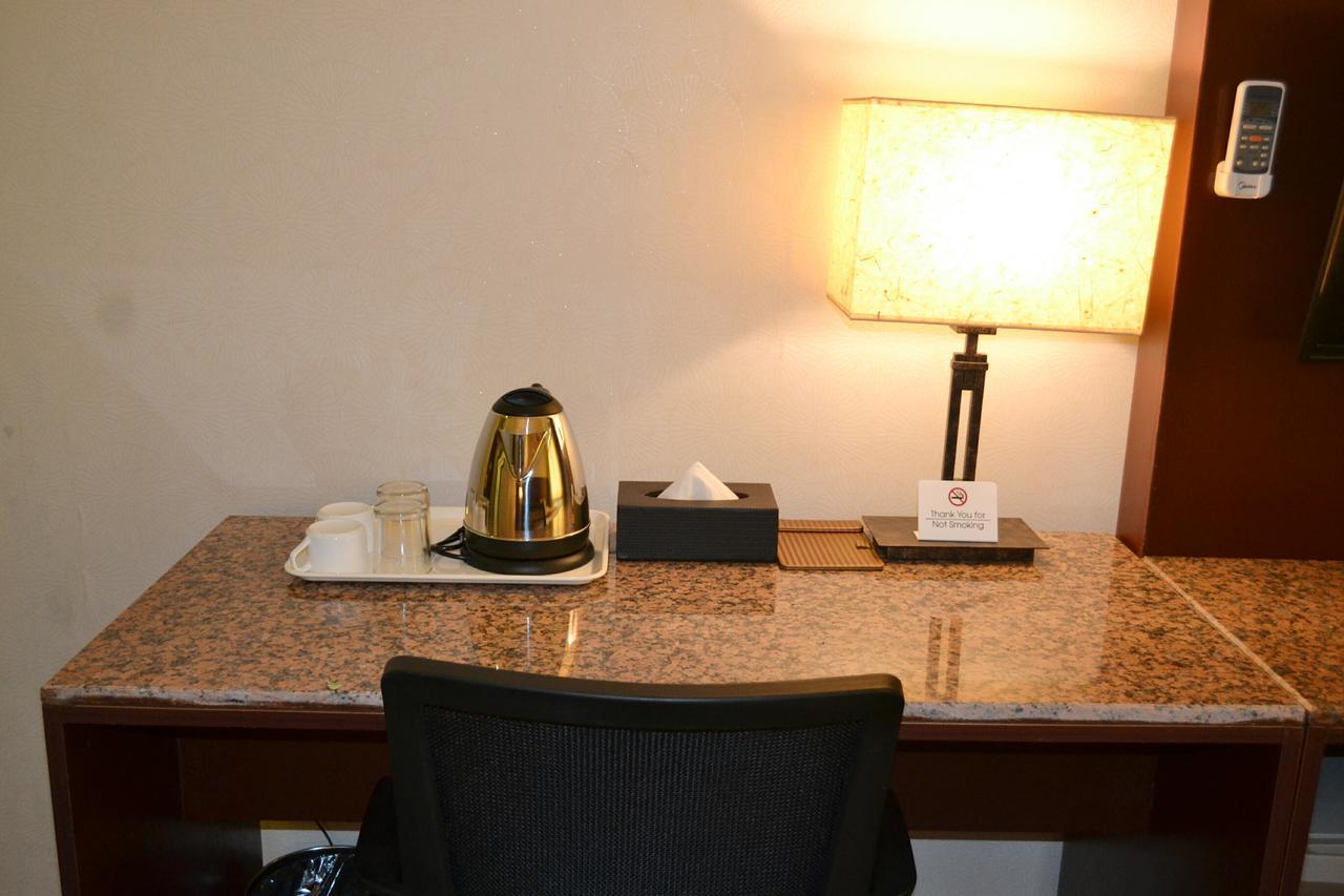 Hotel Broadway Rangun Kültér fotó