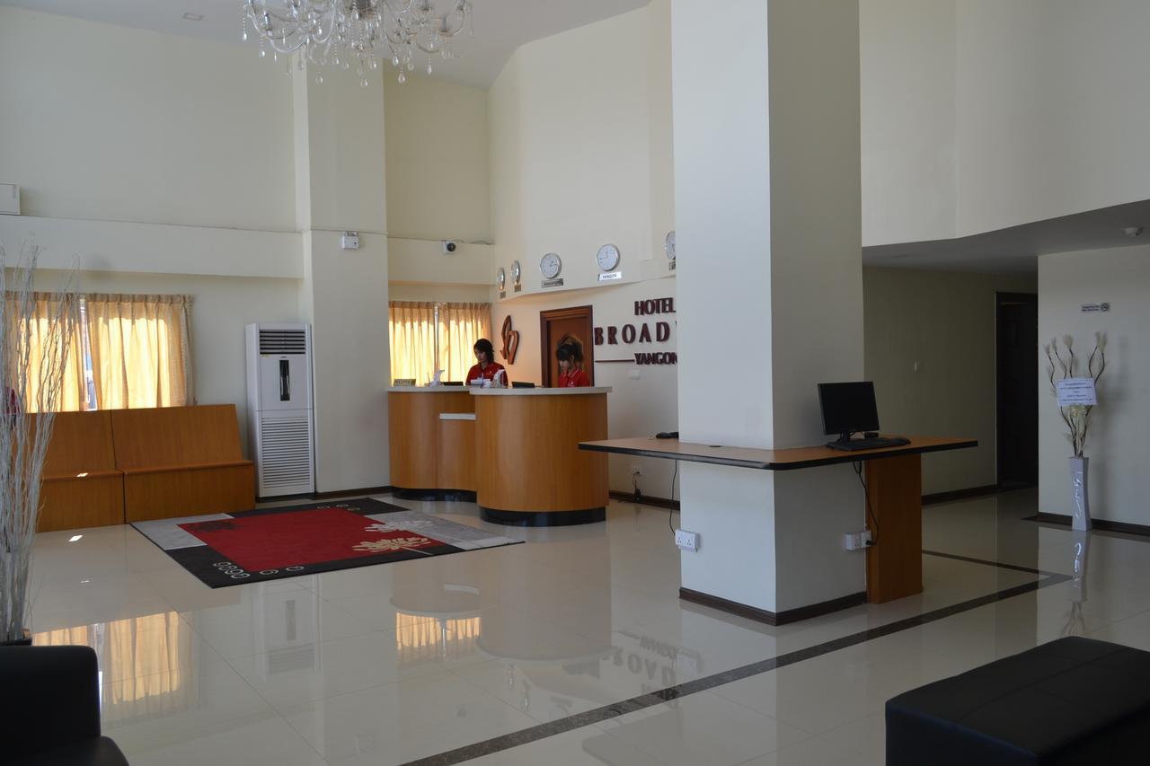 Hotel Broadway Rangun Kültér fotó