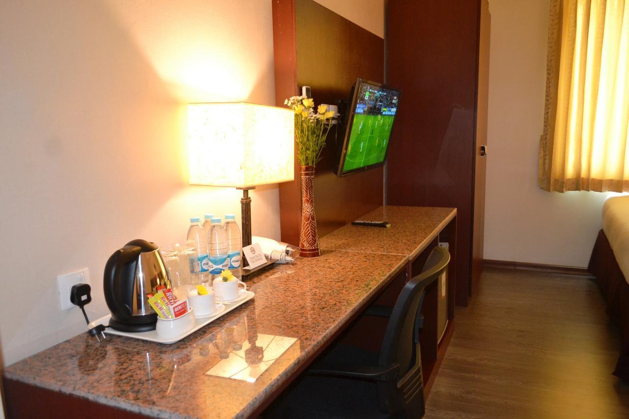 Hotel Broadway Rangun Kültér fotó
