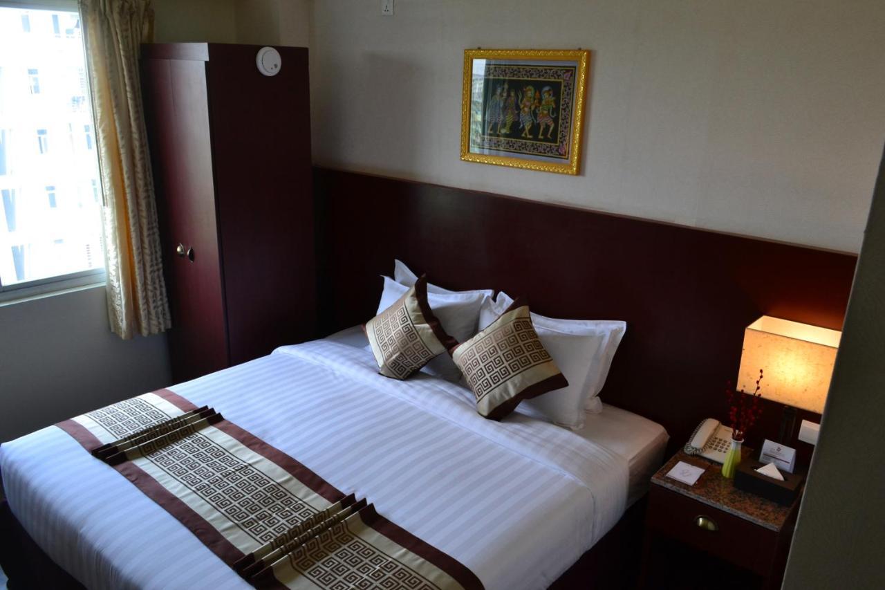 Hotel Broadway Rangun Kültér fotó