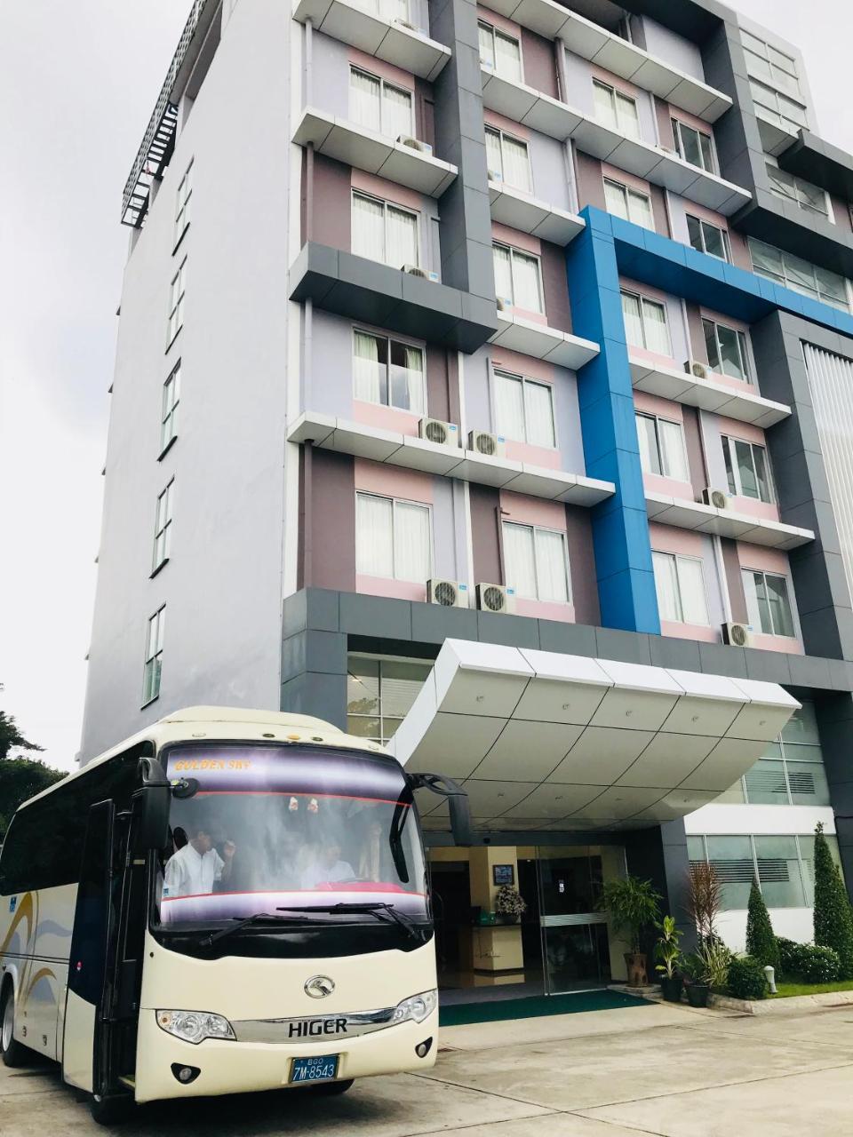 Hotel Broadway Rangun Kültér fotó