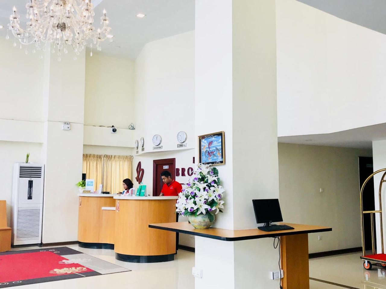 Hotel Broadway Rangun Kültér fotó