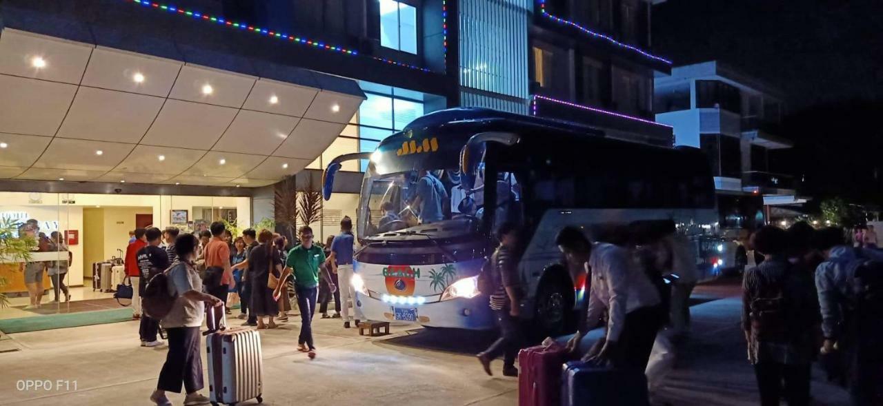 Hotel Broadway Rangun Kültér fotó