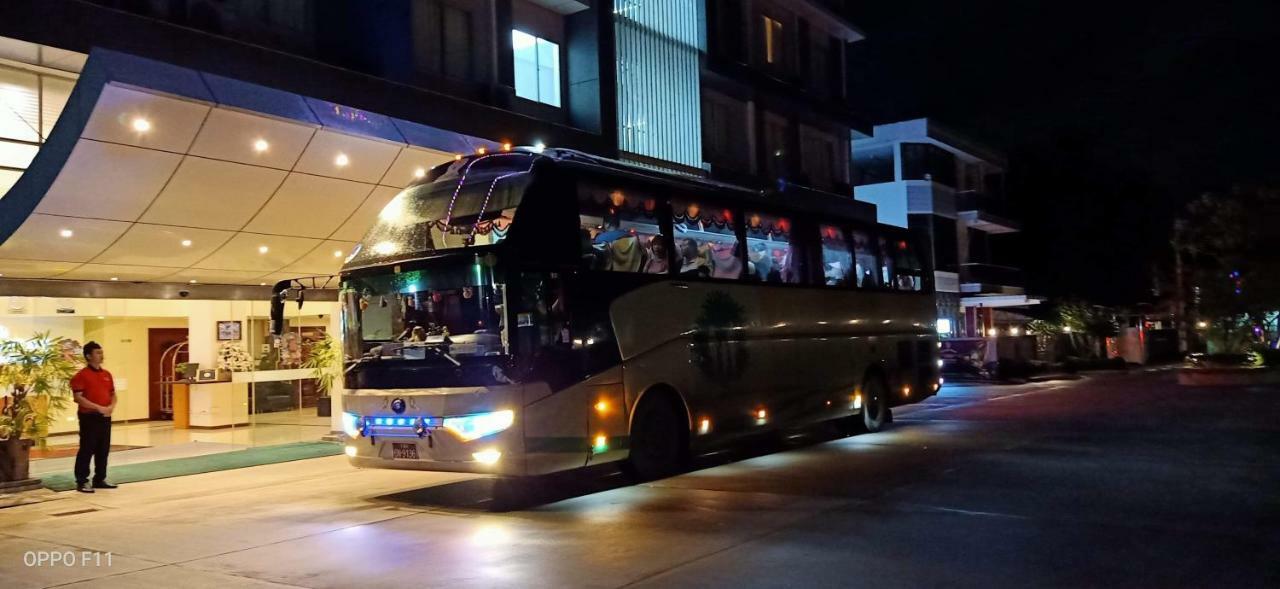 Hotel Broadway Rangun Kültér fotó