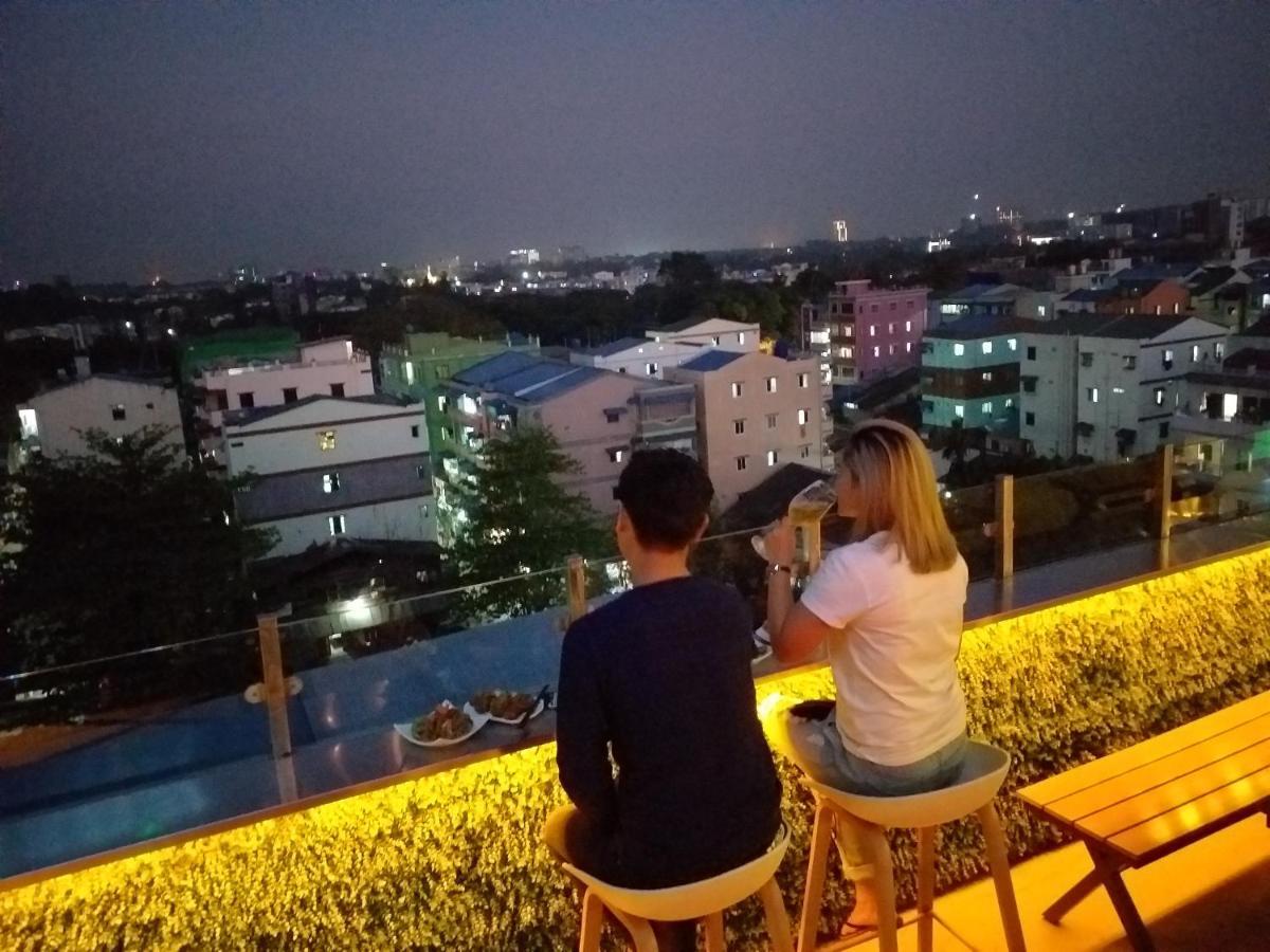 Hotel Broadway Rangun Kültér fotó
